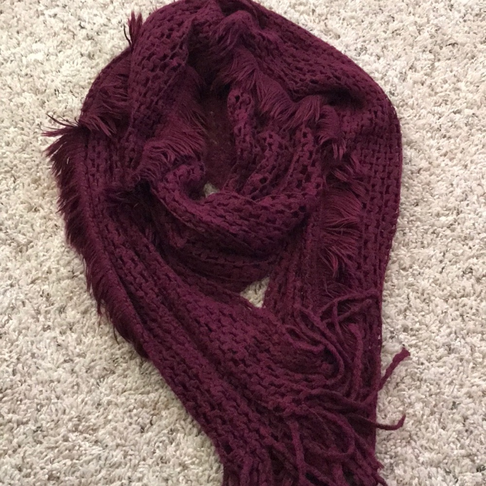 Beautiful knitted shawl/scarf
